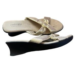 Comfort plus by precictions comortable gold wedge heels shoes 7.5